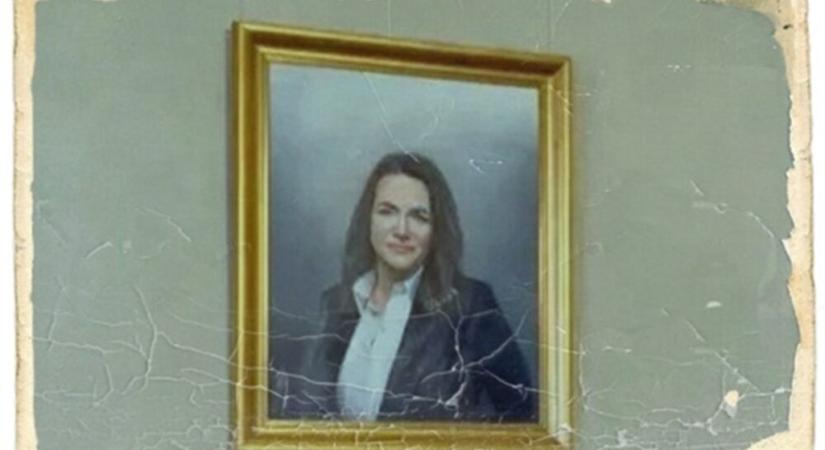 Novák Katalin „garázsvásárt tartott”, amin kizárólag Ő mazsolázhatott
